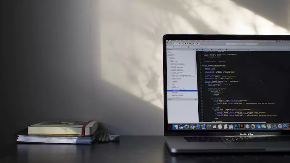 laptop-on-table